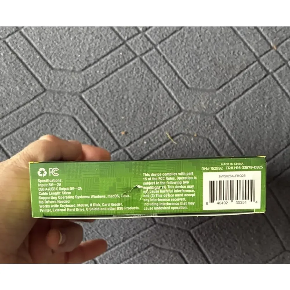 Universal Studios Wicked Pink Crown Charging Hub 3-Ports NEW Sealed Package